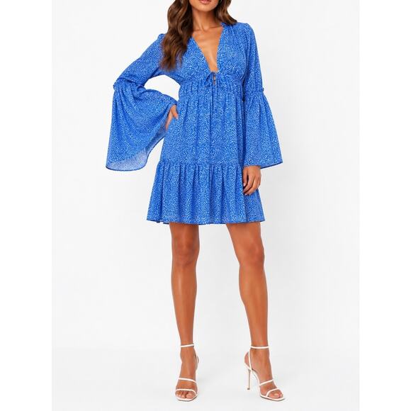 Missguided Dresses & Skirts - Missguided Blue Floral Flowy Mini Dress Size 8 Medium Bell Sleeve Boho